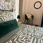 Cozy & Air-conditioned 2 Patte D'oie Quiet Neighborhood *