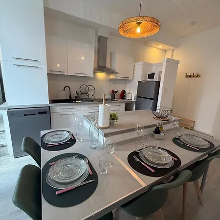 Cozy & Air-conditioned 2 Patte D'oie Quiet Neighborhood Apartment