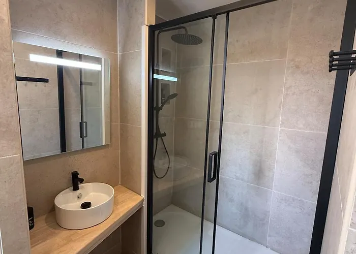 Cozy & Air-conditioned 2 Patte D'oie Quiet Neighborhood *