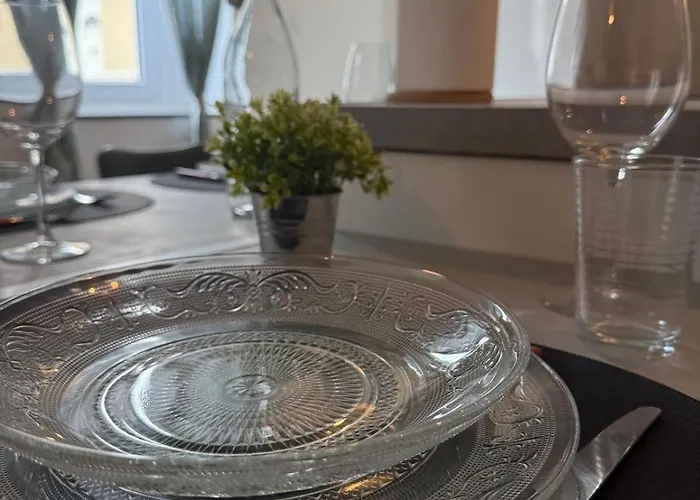 Cozy & Air-conditioned 2 Patte D'oie Quiet Neighborhood Apartment